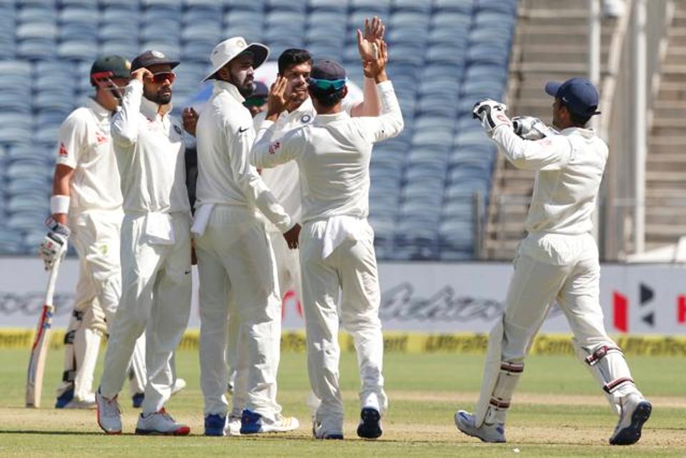 indiavsaustralia2ndtestday1:india7downaustraliaonaroll